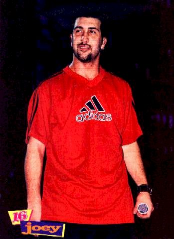 joey3b.jpg (27813 bytes)